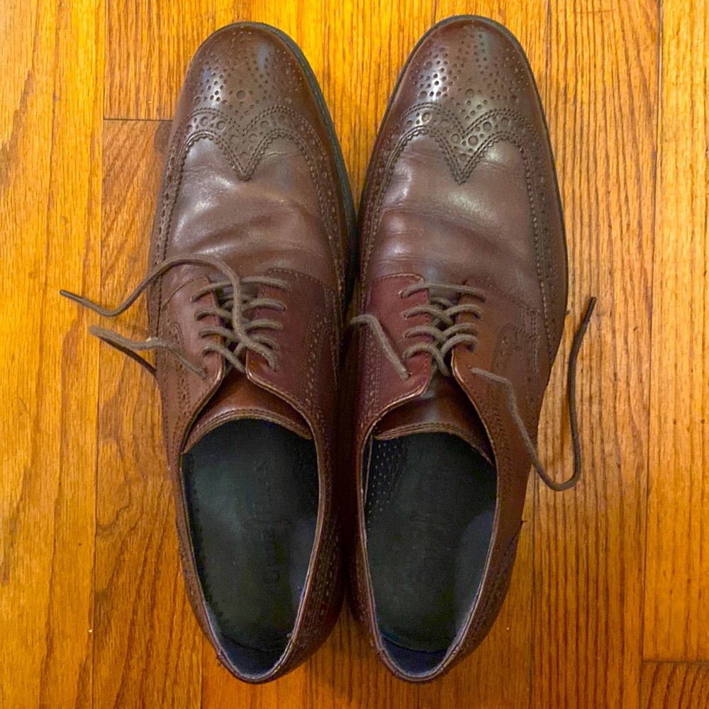 Chocolate brown Cole Haan wingtip Oxford lace up shoes. Size 10